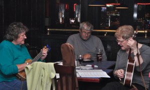 Bytown Ukulele Group members